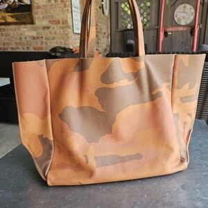 Ampersand As Apostrophe Camouflage Tote Bag